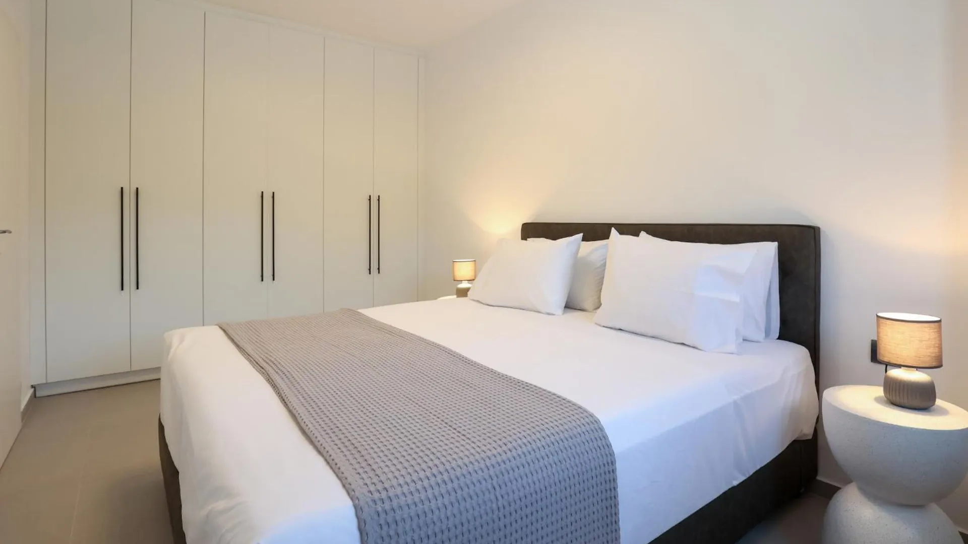 Limi Deluxe Suites Kokkini Hani