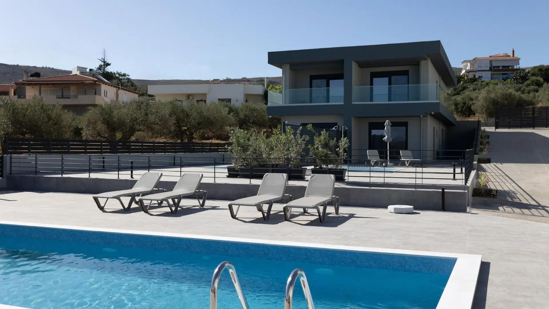 Limi Deluxe Suites Kokkini Hani