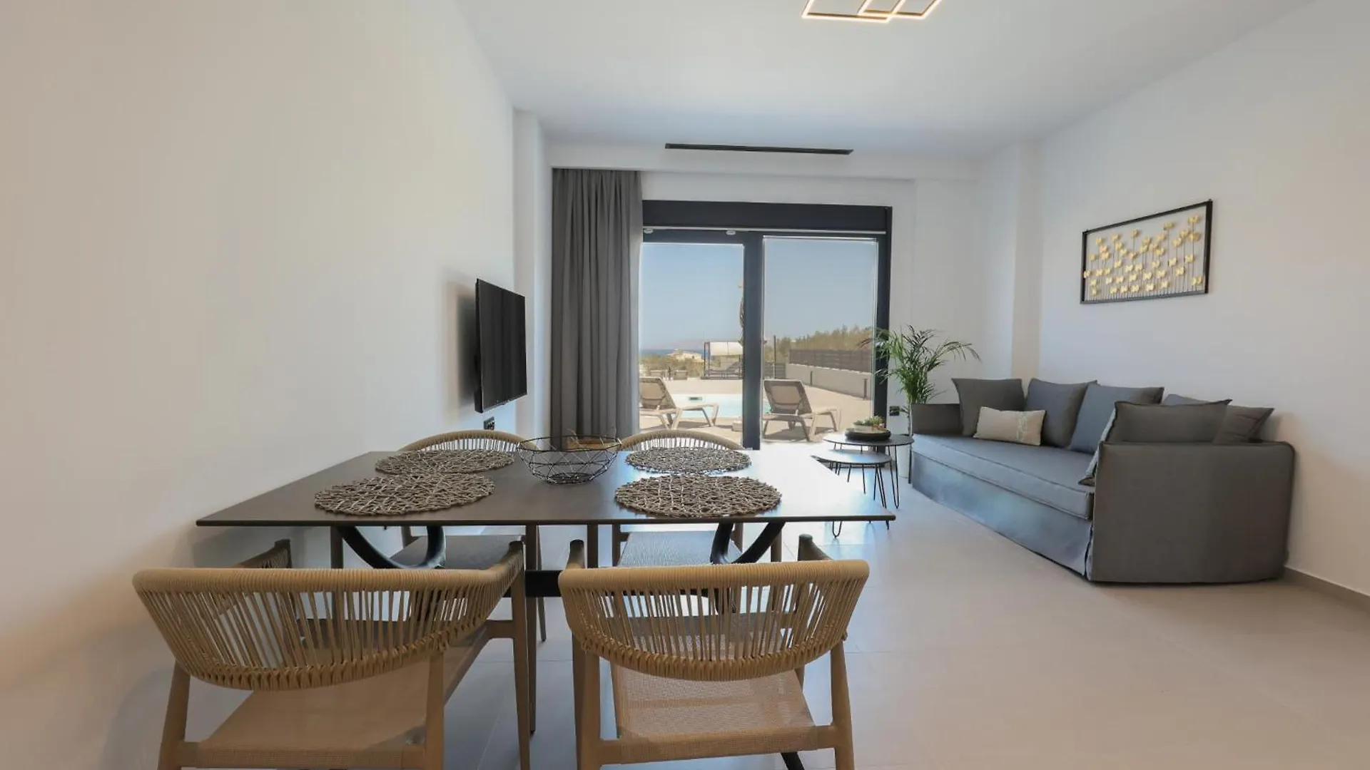 Limi Deluxe Suites Kokkini Hani