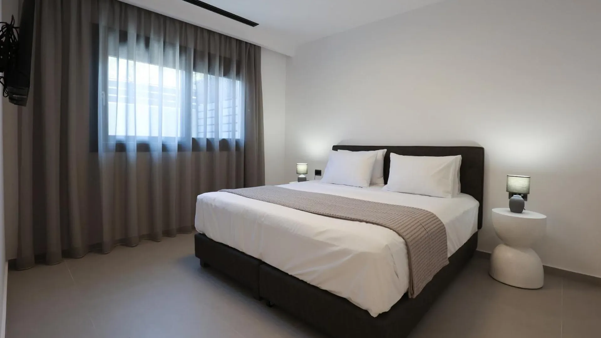 Limi Deluxe Suites Kokkini Hani Greece